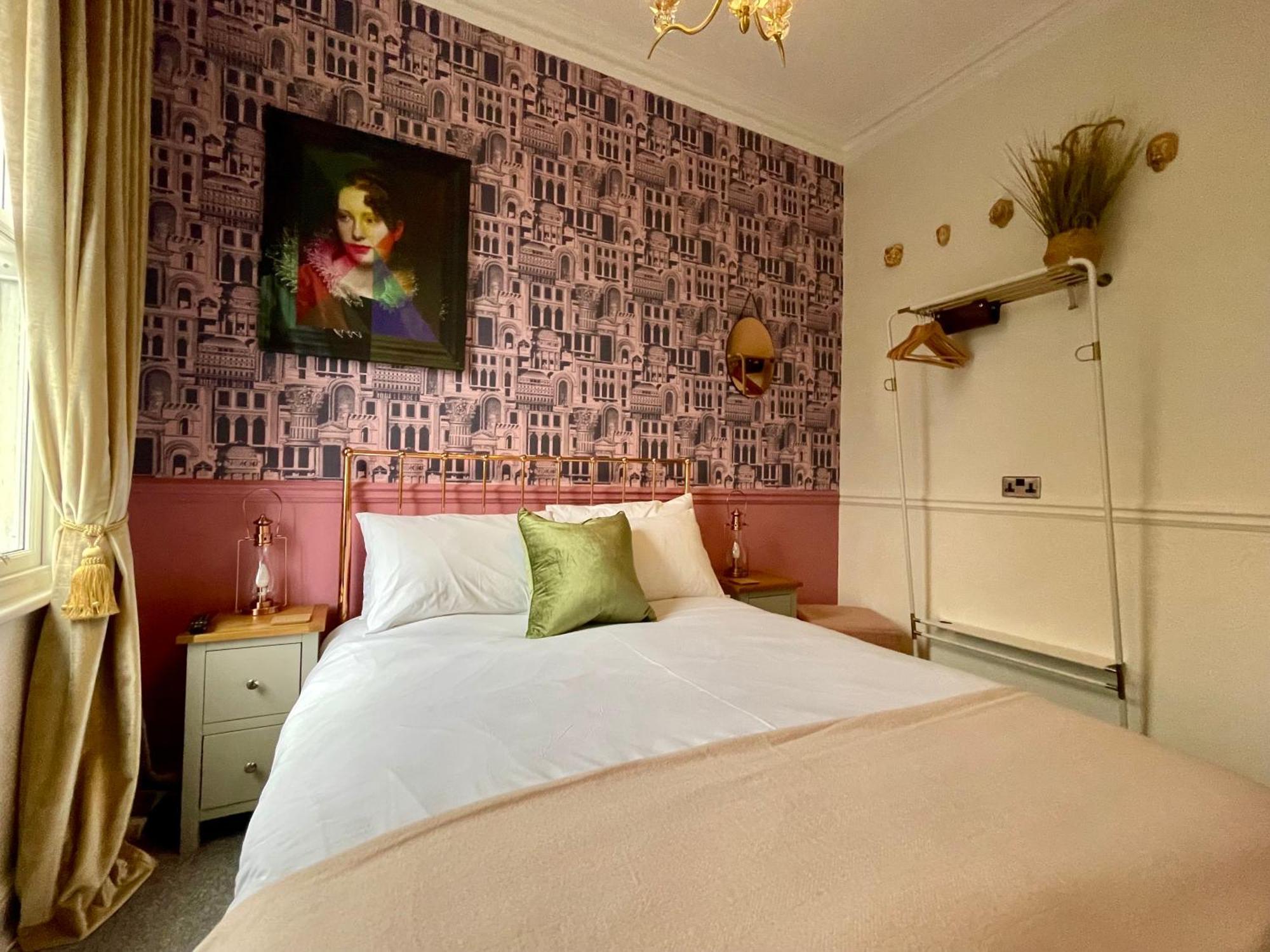 The Bishop And The Bison Bed & Breakfast York Room photo