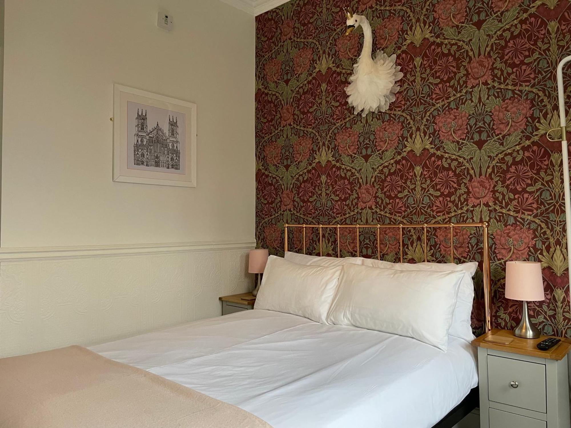 The Bishop And The Bison Bed & Breakfast York Room photo